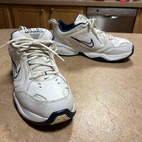 Nike Air Monarch IV Mens Training Shoes White/Navy Leather Foam Comfort Size 11 - Picture 2 of 10
